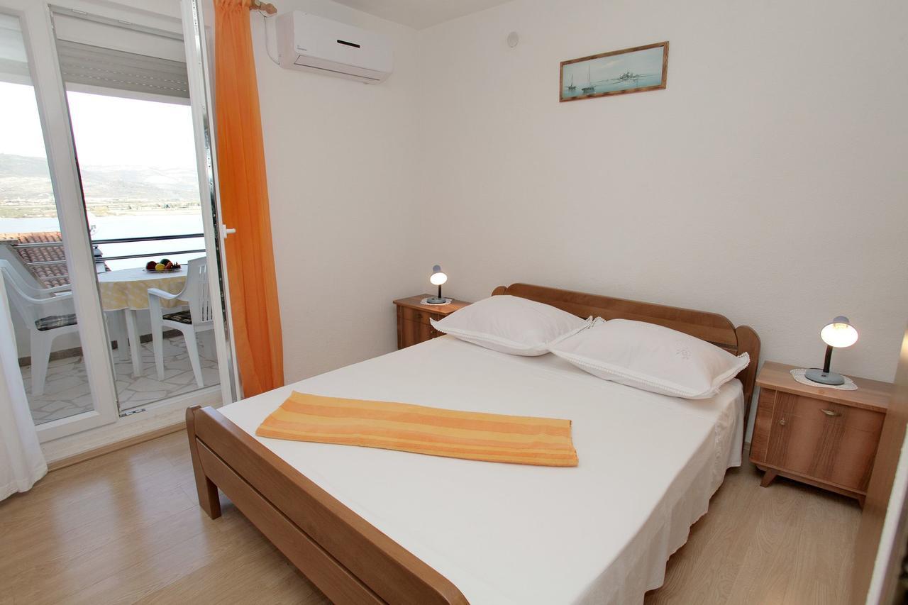 Apartments Iva Trogir Buitenkant foto