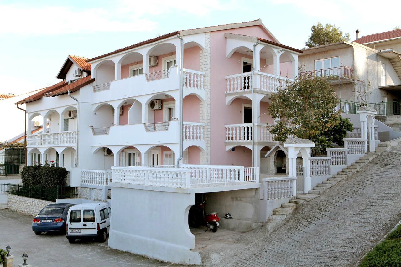 Apartments Iva Trogir Buitenkant foto